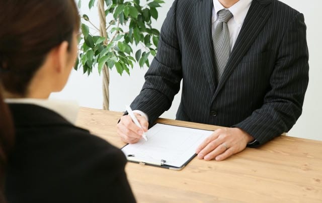 友引に面接に行くのは問題ない？六曜の吉凶や日程調整時の気配り