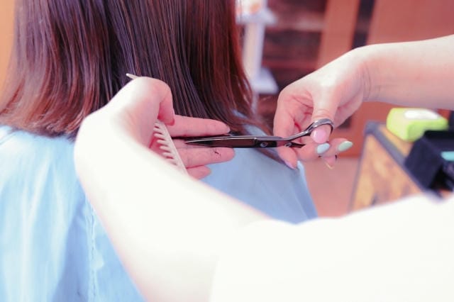 友引に髪を切るのは問題ない？六曜の吉凶や時間帯による違いについて